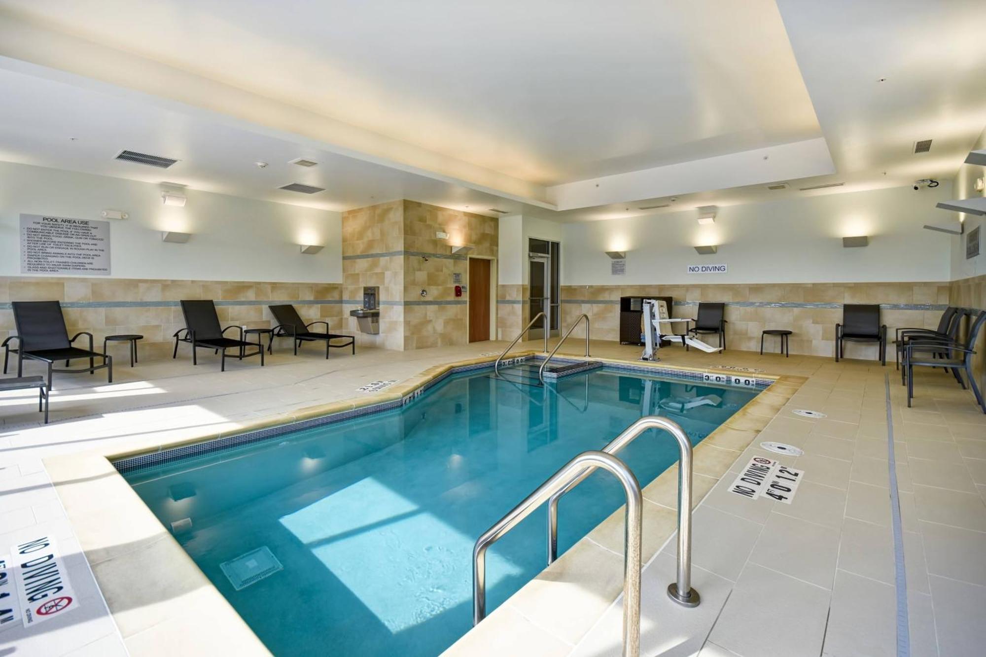 Fairfield Inn & Suites By Marriott Milwaukee North Glendale Extérieur photo